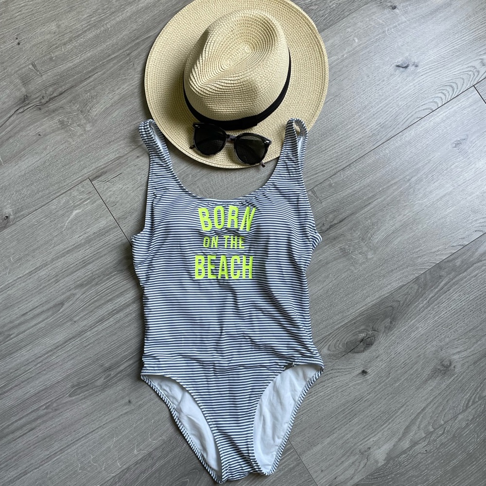 NWOT BANANA MOON ONE PIECE BLUE - BELAIR
BEACHSTRIPE